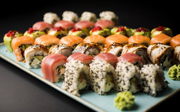 Special Sushi Roll Platter 32 pieces 